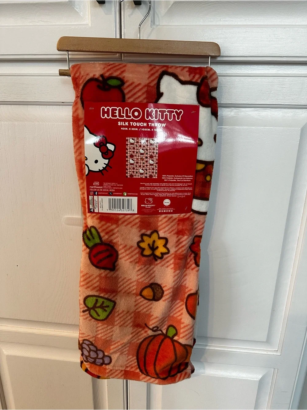 NWT Hello Kitty Fall Pumpkin Blanket 40x50”